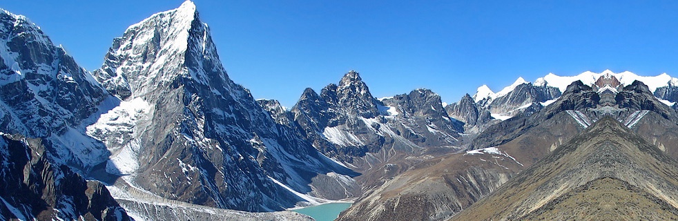 Cholatse Peak Climbing